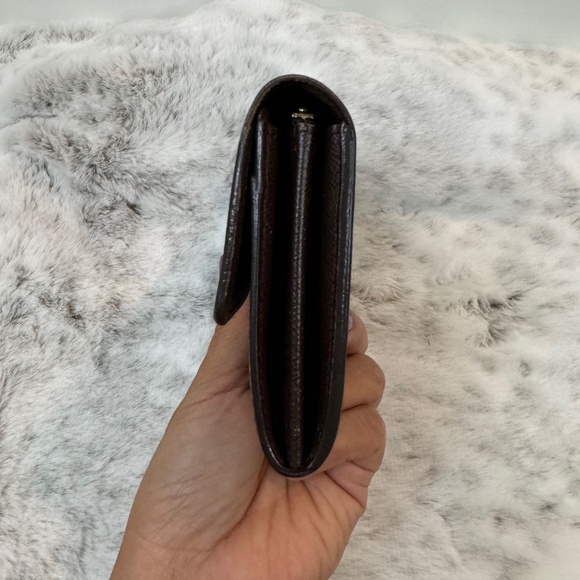 Louis Vuitton Damier Ebene Sarah Wallet. P0003 - Picture 4 of 11